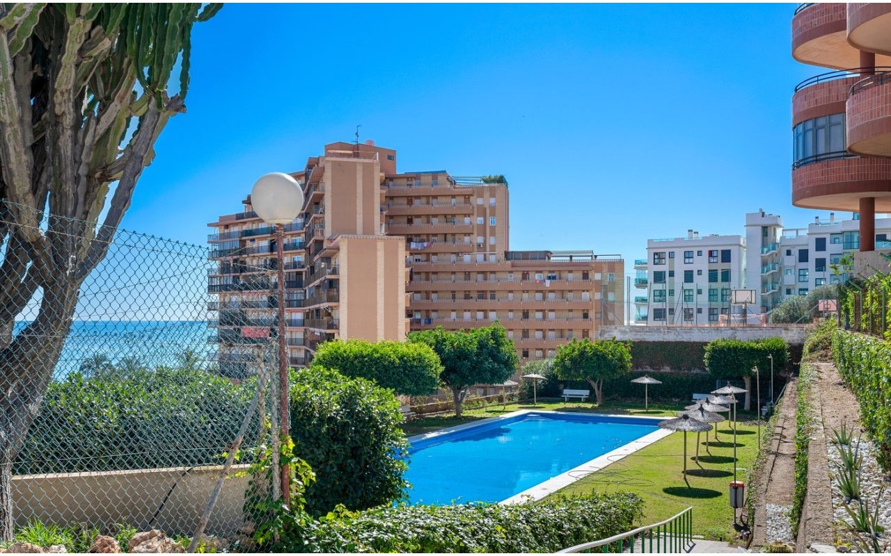Reventa - Piso - Arenales del Sol - Segunda linea playa