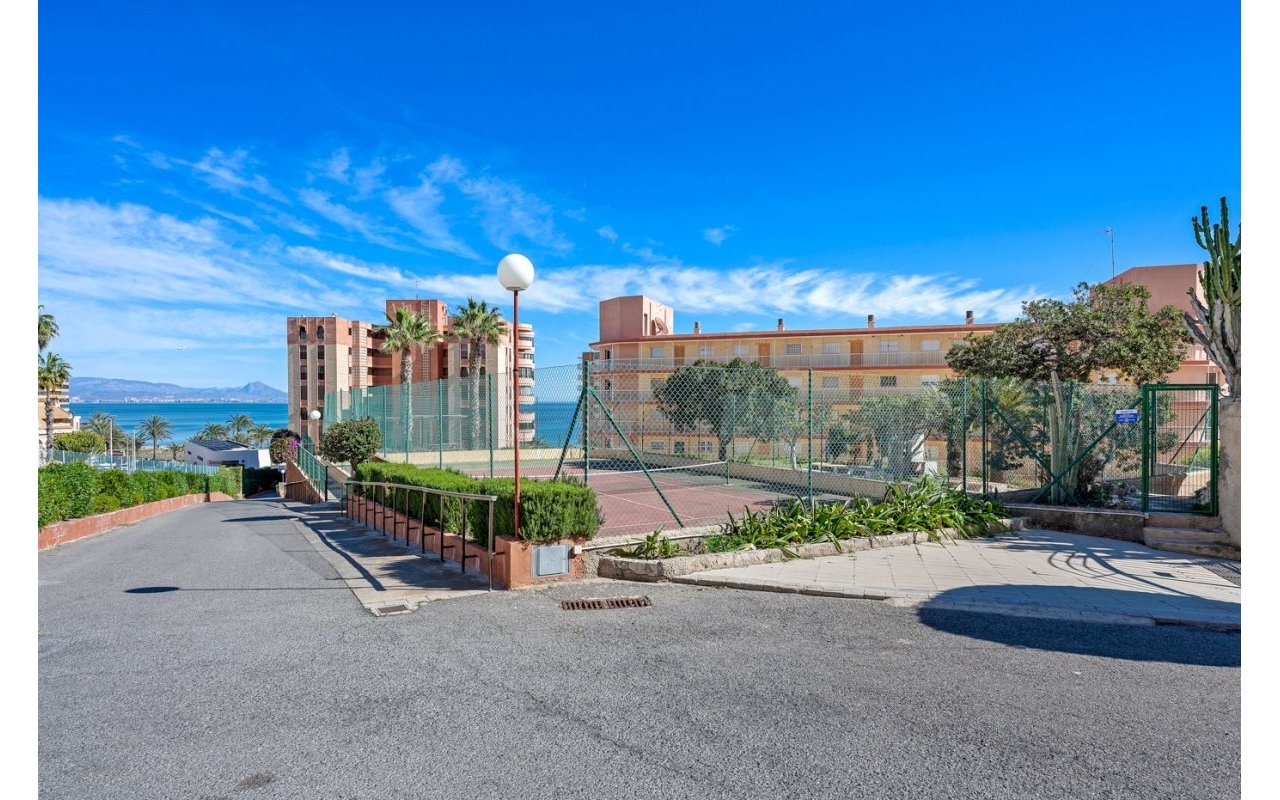 Reventa - Piso - Arenales del Sol - Segunda linea playa