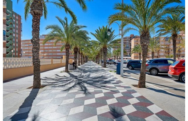 Reventa - Piso - Arenales del Sol - Segunda linea playa