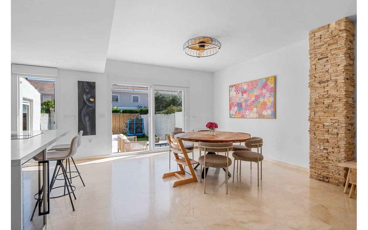 Resale - Townhouse - Alicante - Playa San Juan