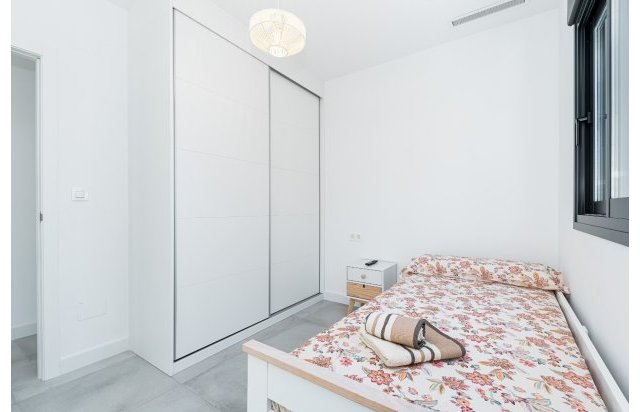 Resale - Villa - Los Montesinos