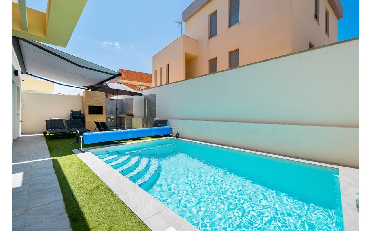 Resale - Villa - Los Montesinos
