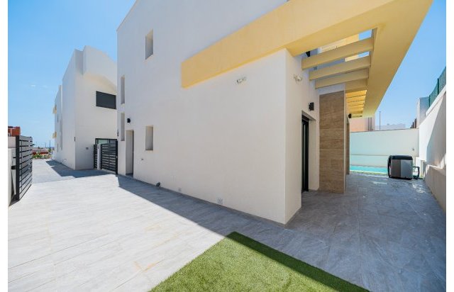 Resale - Villa - Los Montesinos