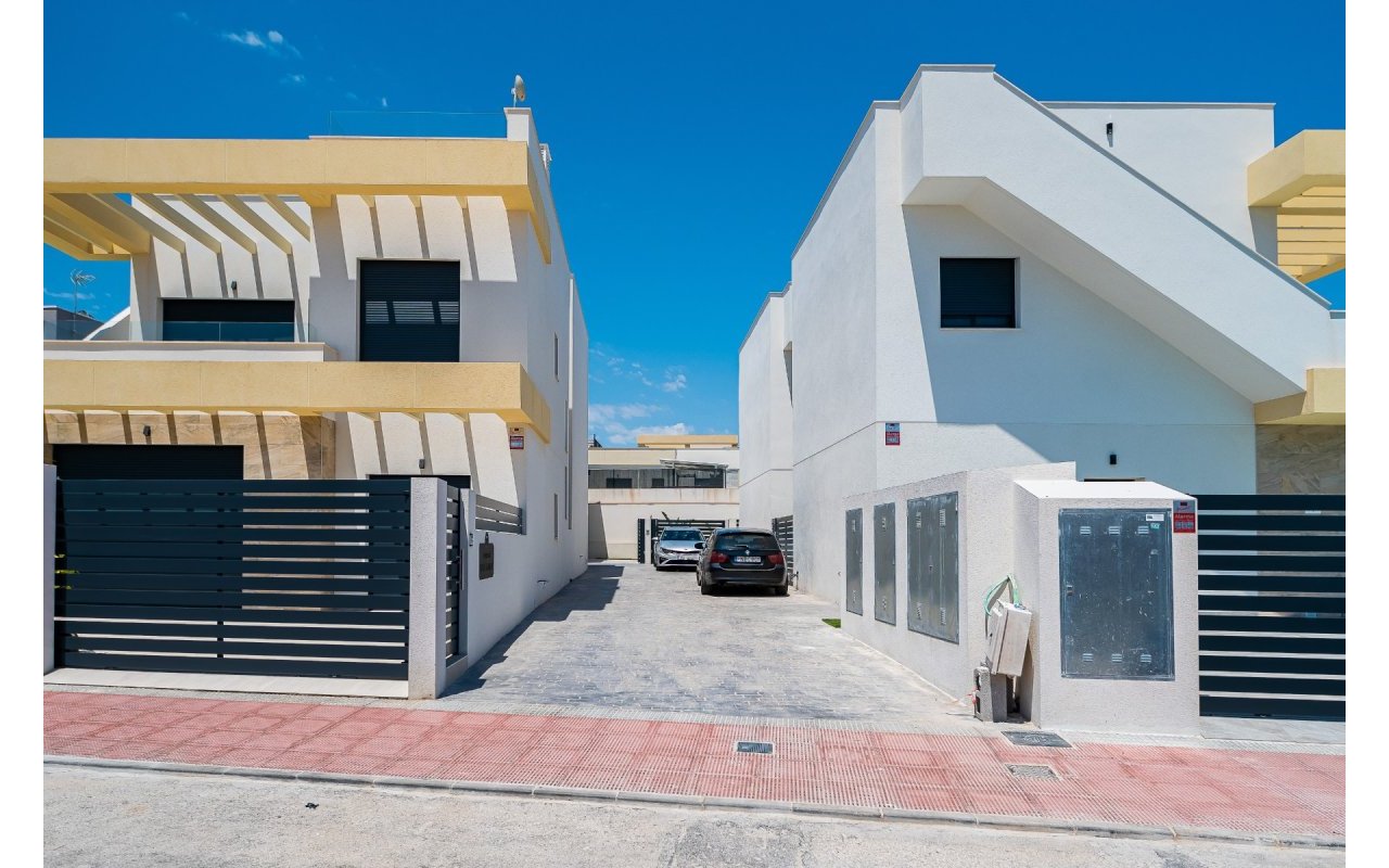 Resale - Villa - Los Montesinos