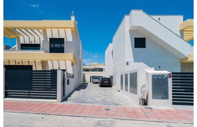 Resale - Villa - Los Montesinos