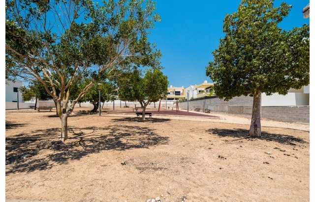 Resale - Villa - Los Montesinos