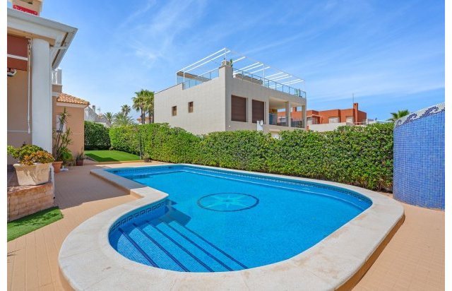 Reventa - Villa - Torrevieja - La Mata