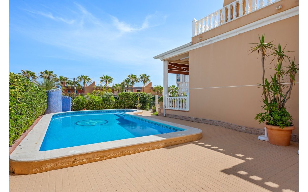 Reventa - Villa - Torrevieja - La Mata