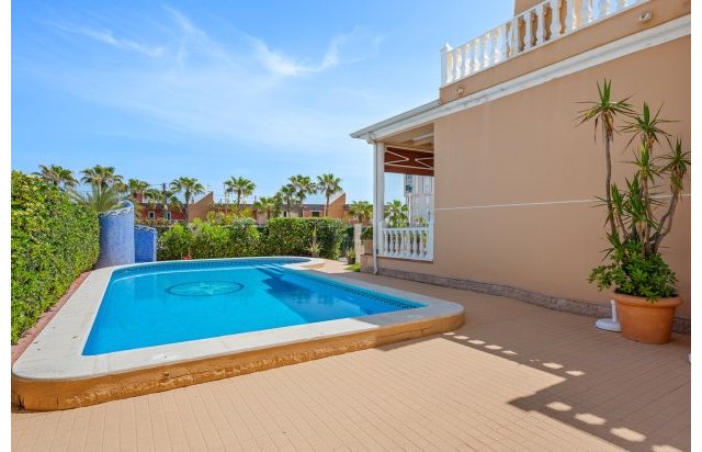 Reventa - Villa - Torrevieja - La Mata