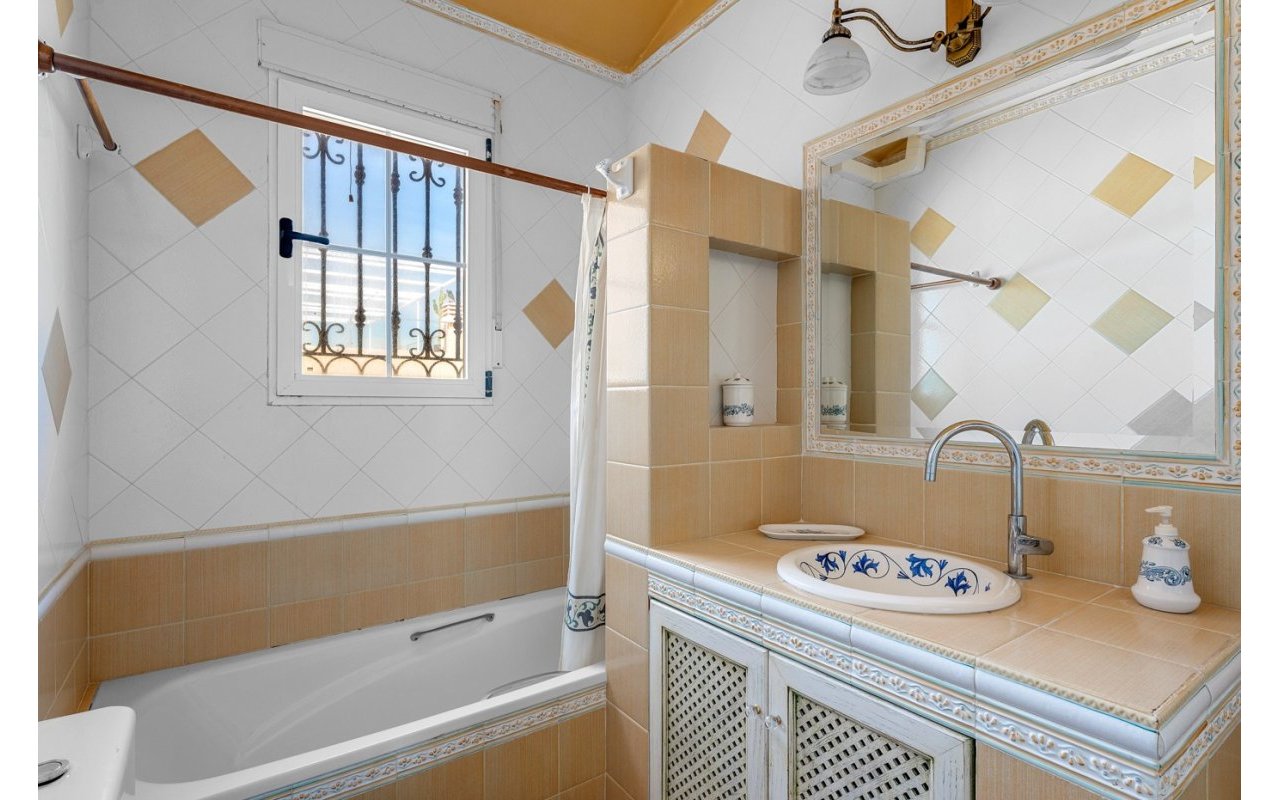 Reventa - Villa - Torrevieja - La Mata