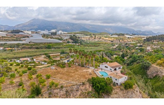 Resale - Country estate - La Nucía