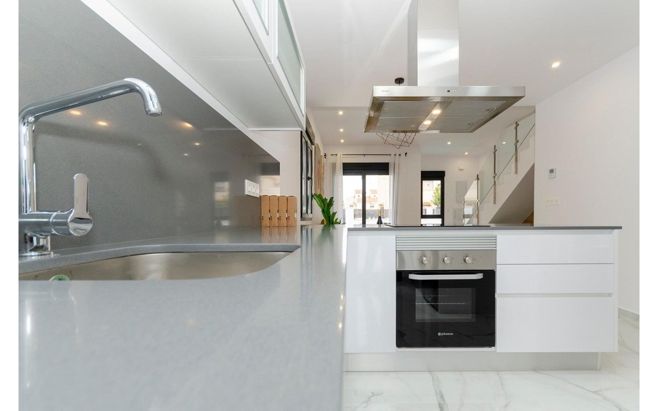 Obra nueva - Villa - Torrevieja - Torretas
