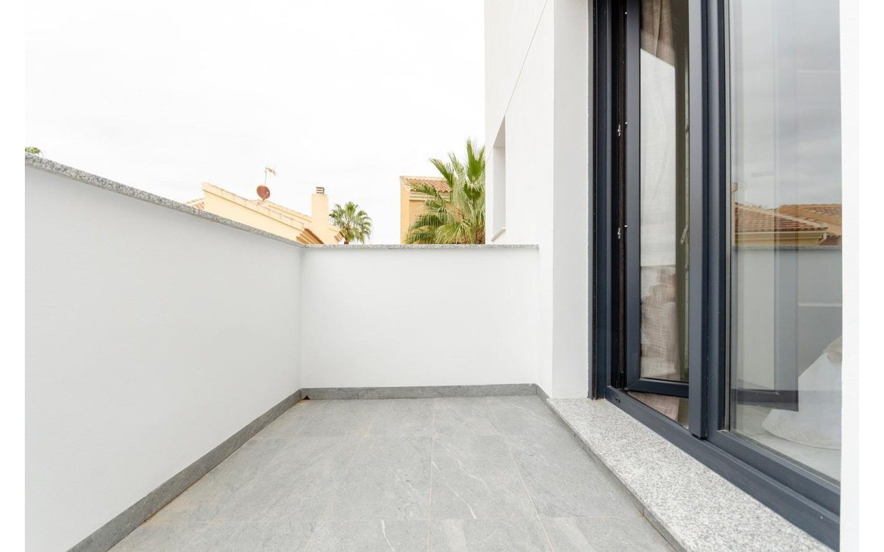 Obra nueva - Villa - Torrevieja - Torretas