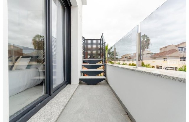 Obra nueva - Villa - Torrevieja - Torretas