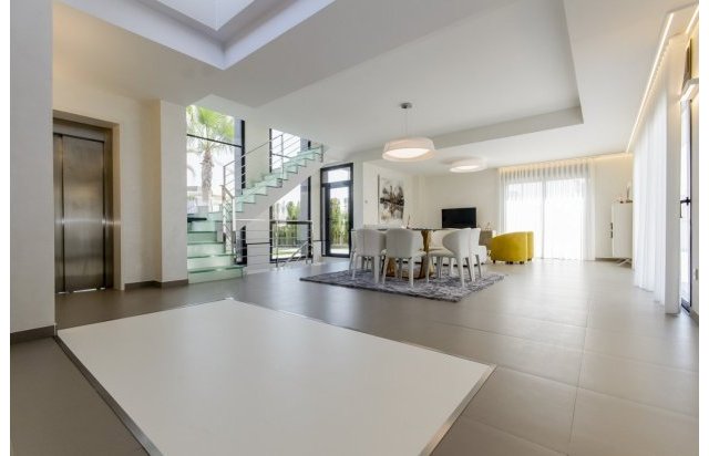 Obra nueva - Villa - Orihuela Costa - Campoamor
