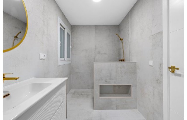 Rynek wtórny - Apartament - Torrevieja - Playa del Acequión