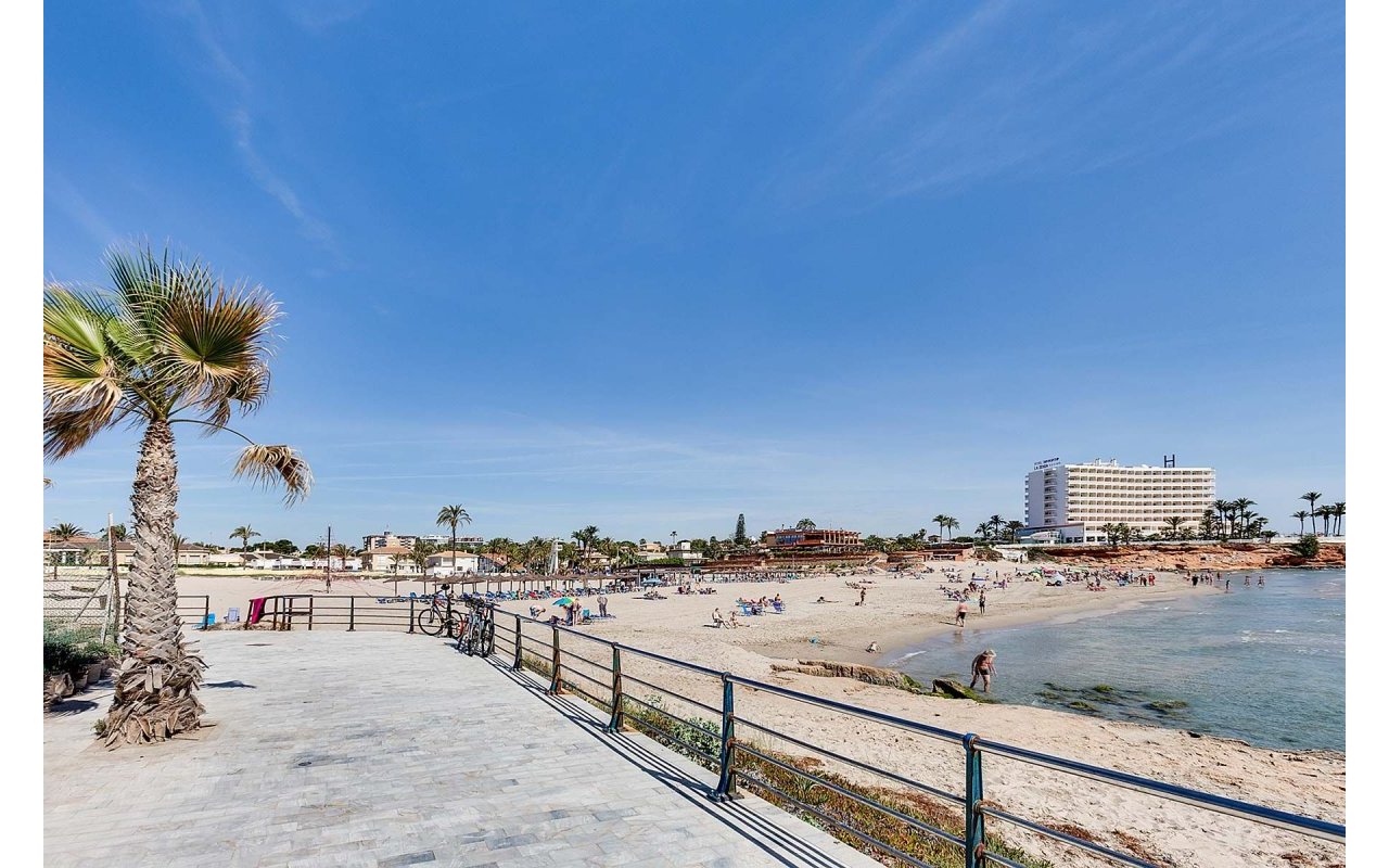 Rynek pierwotny - Villa - Orihuela Costa - La Zenia