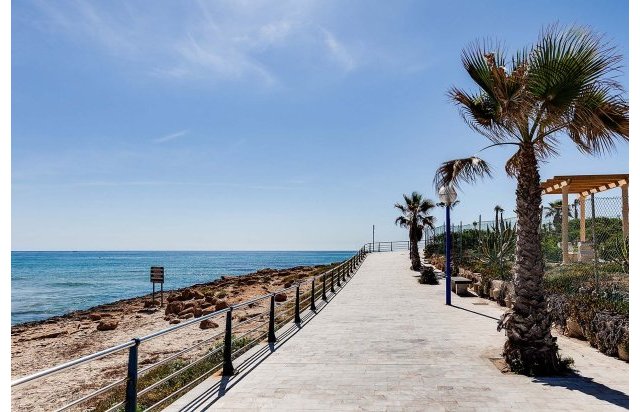 Rynek pierwotny - Villa - Orihuela Costa - La Zenia