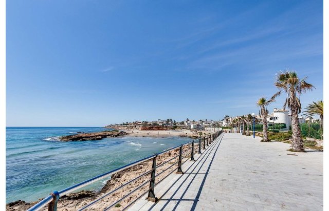 Rynek pierwotny - Villa - Orihuela Costa - La Zenia